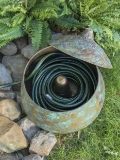 Acorn Hose Pot -Plants And Accessories Shop 3 4 crop 8613361 01V