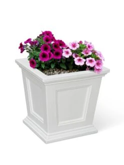 Fairfield Self-Watering Square Planter, 16” X 16” -Plants And Accessories Shop 8611695 16V tif